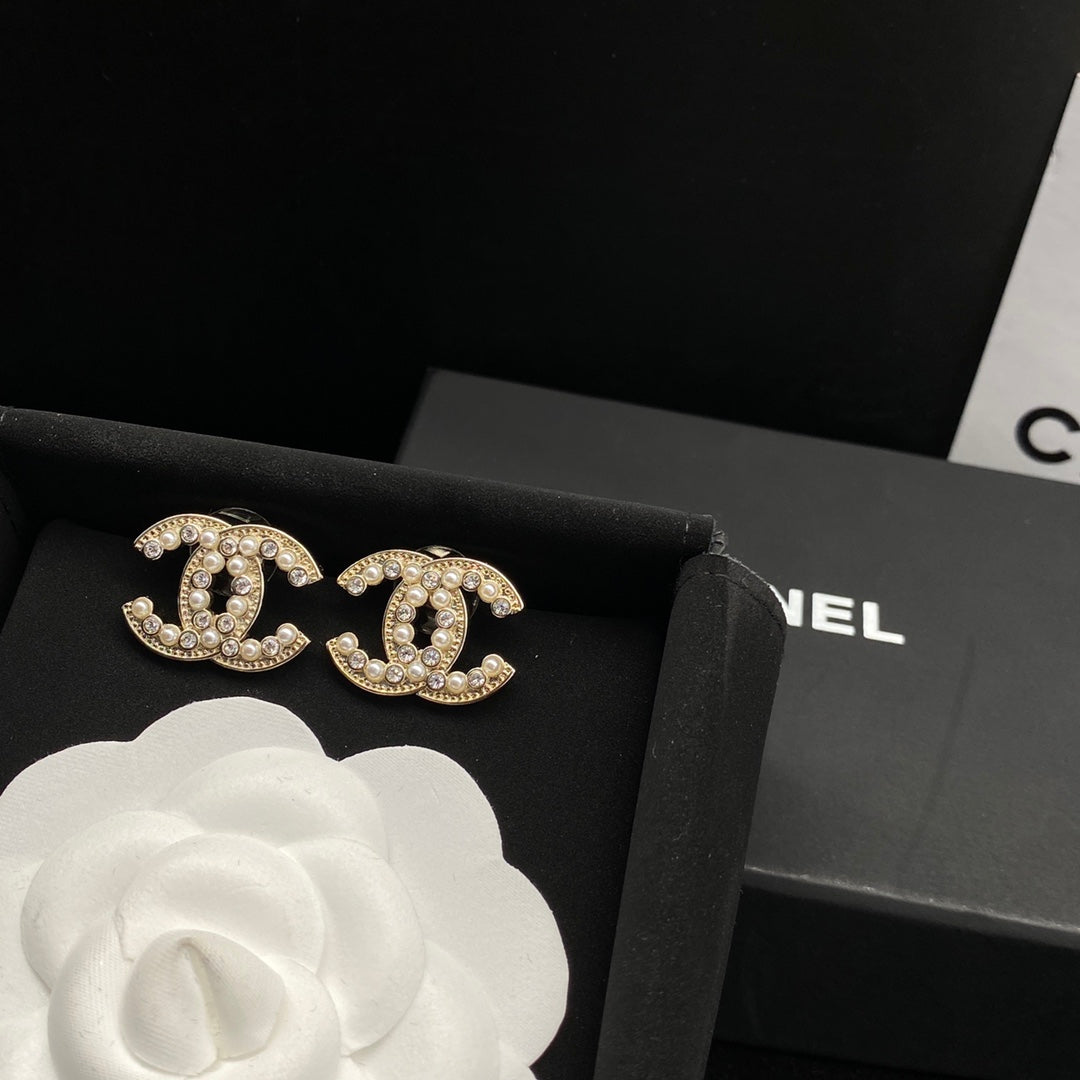 crystal beautiful earrings – Luxurydiscount1